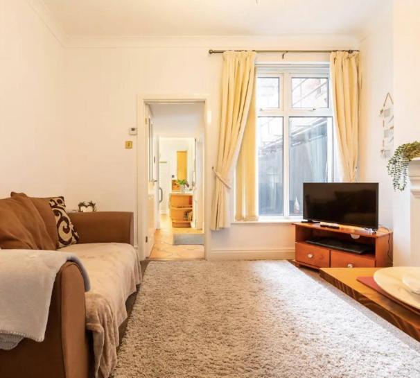Shelley'S Seaside Stay Порткол Экстерьер фото